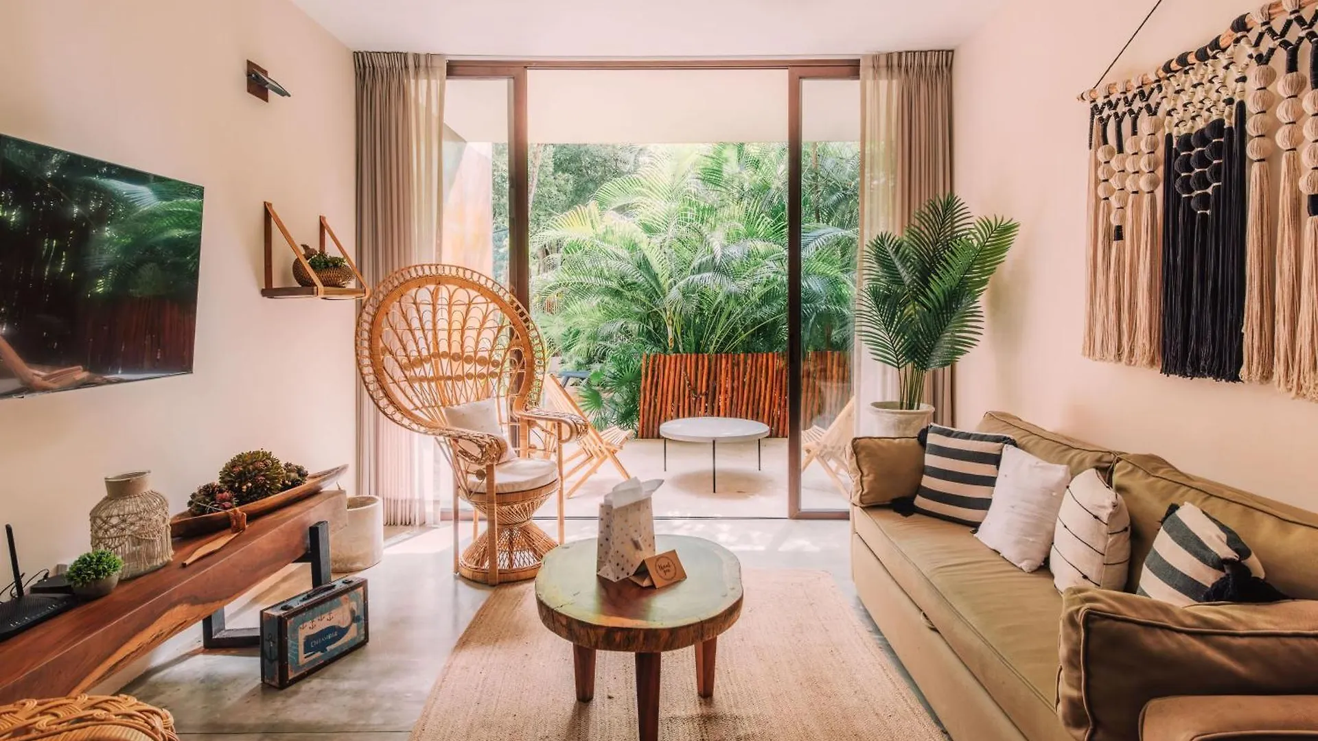 Spacious, Stylish, Comfortable, 2Bd 2Bth Condo,Private Pool 24Hr Concierge Tulum